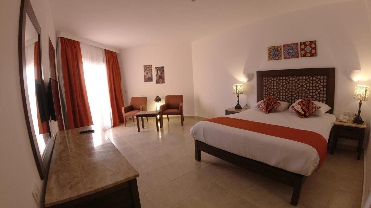 Deluxe Doppelzimmer mit seitlichem Meerblick